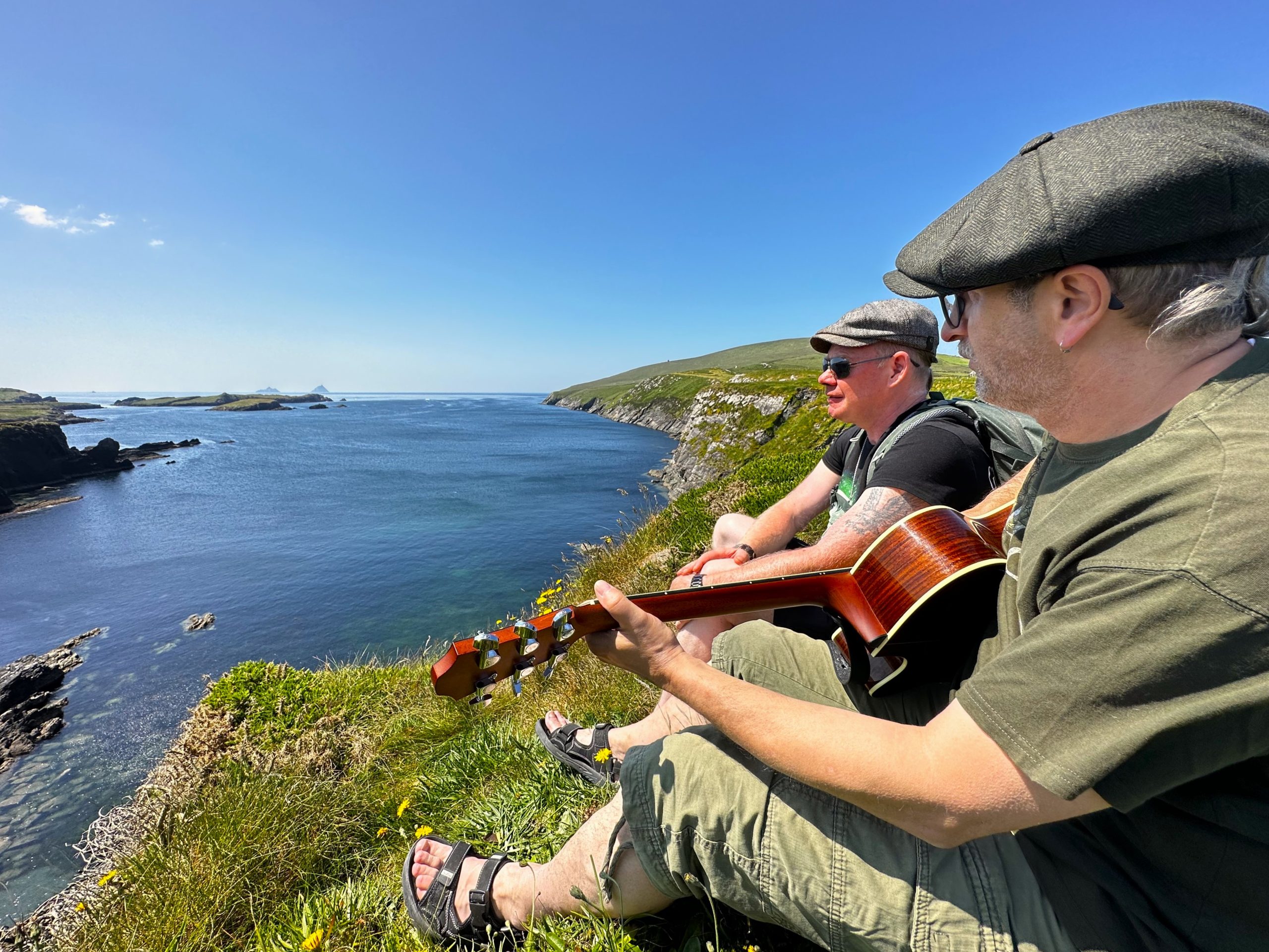 Musiker an den Kerry Cliffs